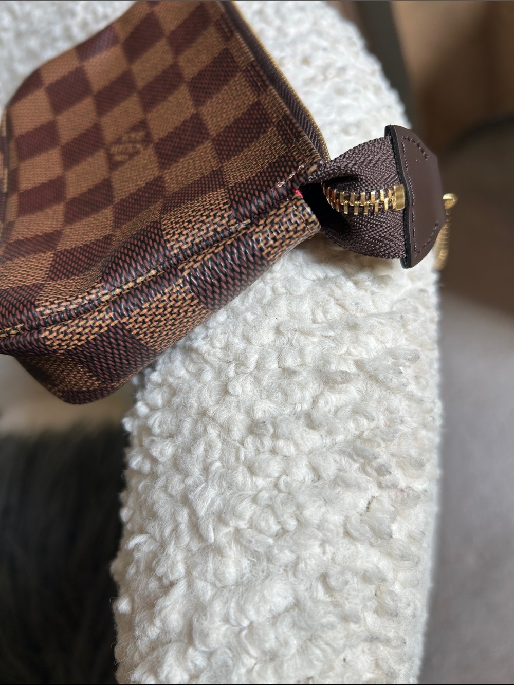 Louis Vuitton Damier Ebene Mini Pouchette - Picture 5 of 9